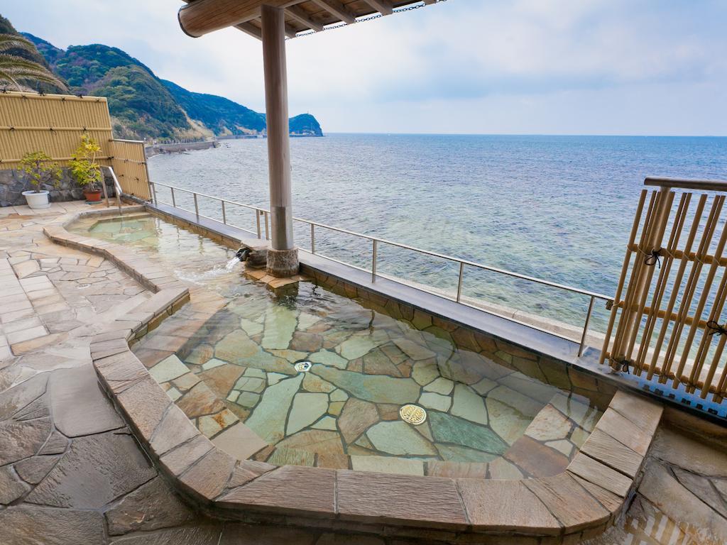 Hotel Wakayama Kada Onsen Kada Kaigetsu Zimmer foto